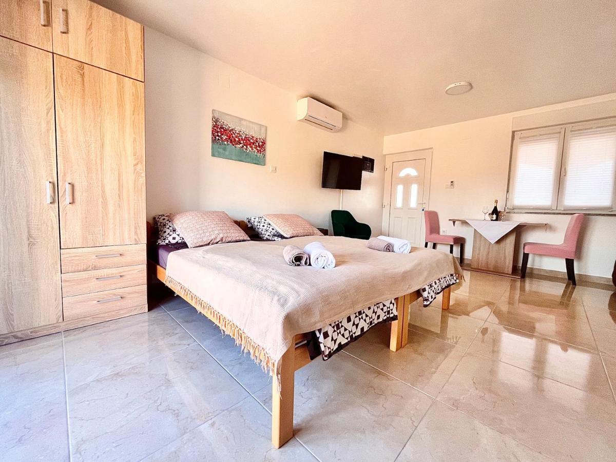 Apartments Vukancic Novigrad Istria Esterno foto