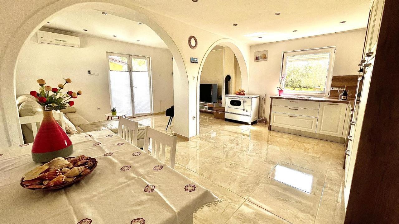 Apartments Vukancic Novigrad Istria Esterno foto
