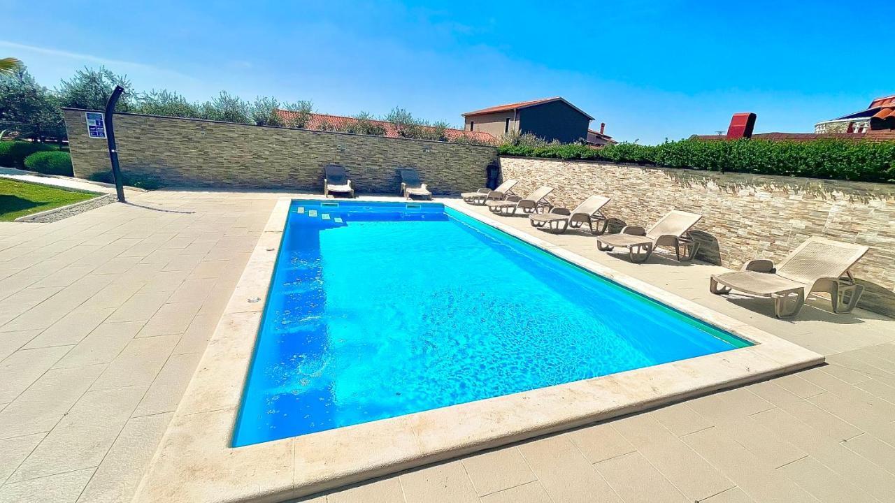 Apartments Vukancic Novigrad Istria Esterno foto